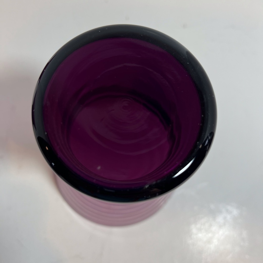 Set of 4 Amethyst Glasses with Embossed Cylindrical Lines - Picture 7 of 8